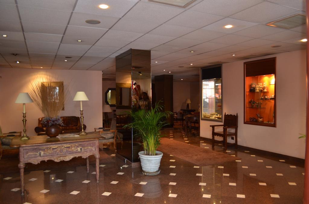 לימה Hotel Maria Angola מראה חיצוני תמונה