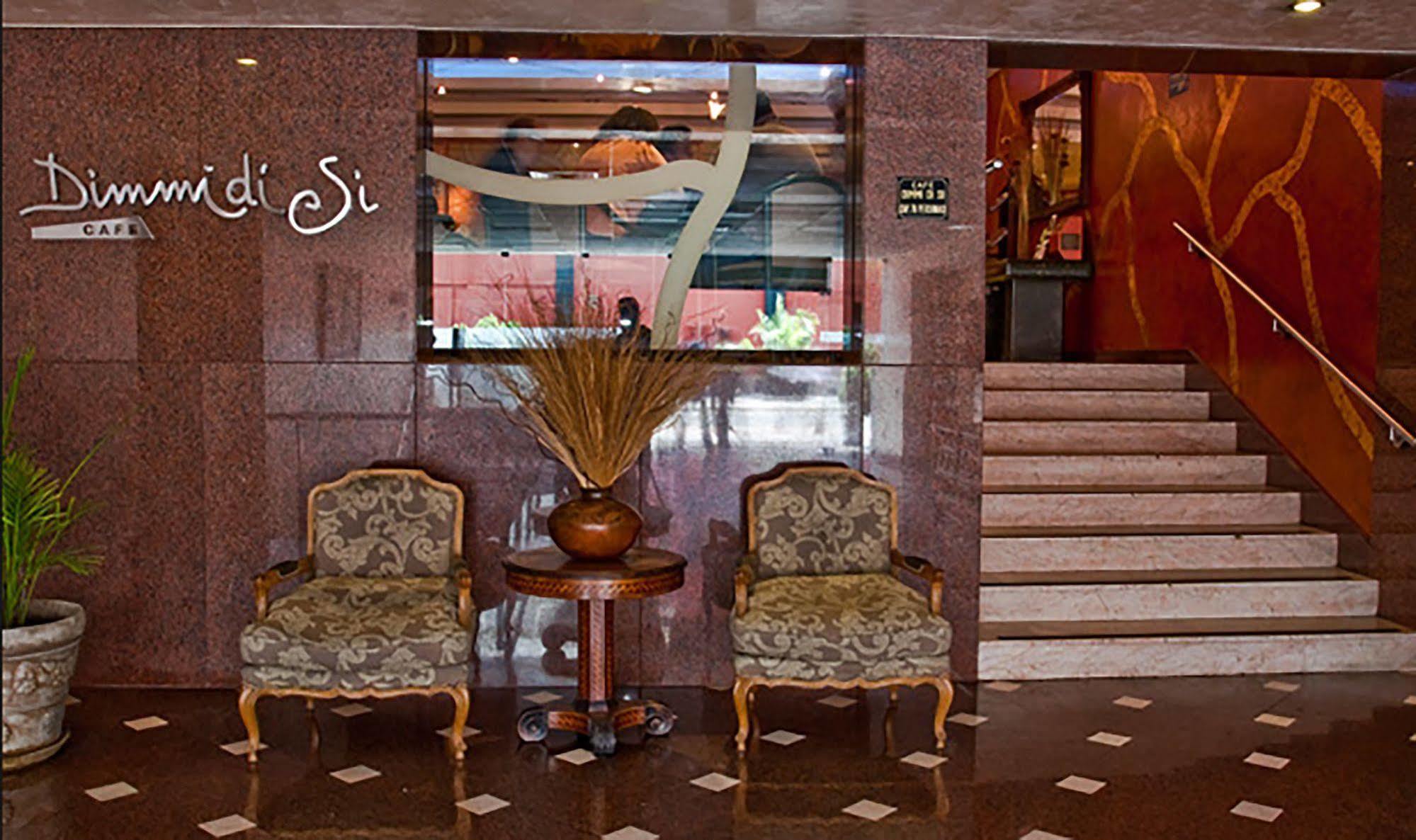 לימה Hotel Maria Angola מראה חיצוני תמונה