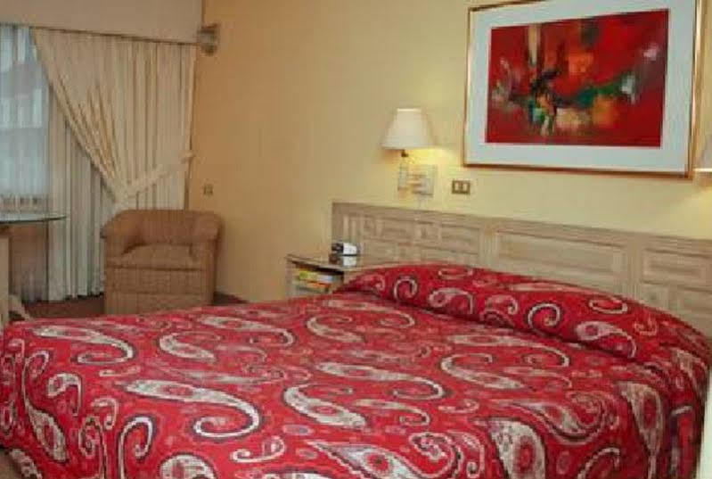 לימה Hotel Maria Angola מראה חיצוני תמונה